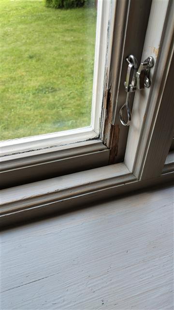 Fönster i sovrum före målning